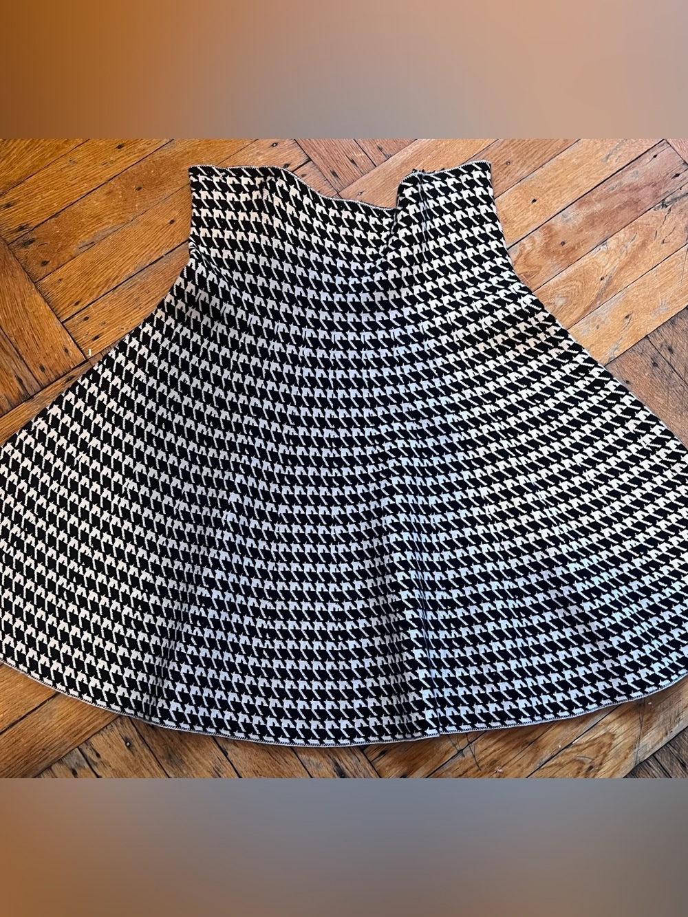 Max Studio Black and Cream Houndstooth Knit Skirt